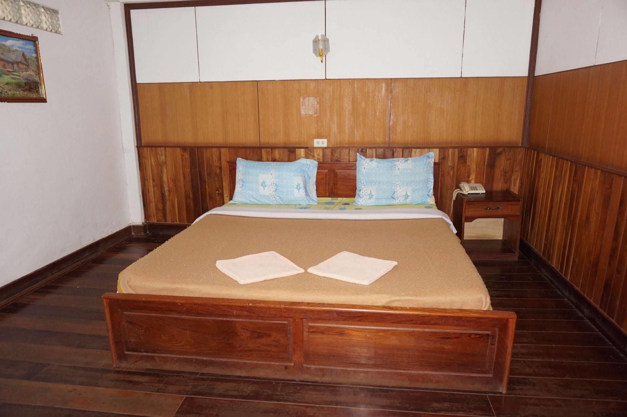 Champa Hotel パークセー エクステリア 写真