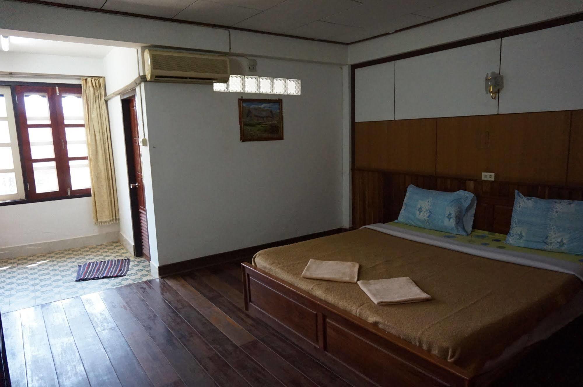 Champa Hotel パークセー エクステリア 写真