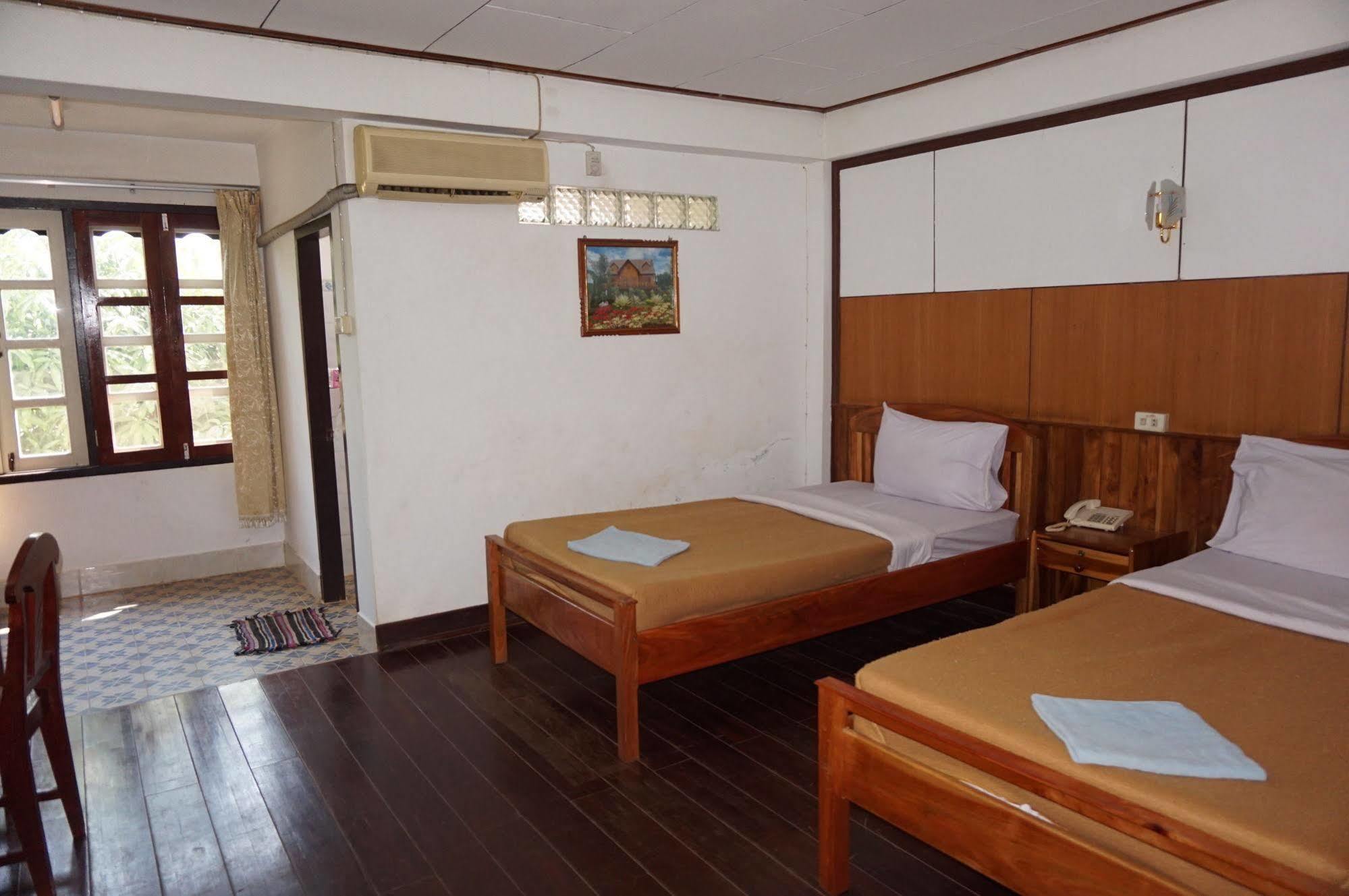 Champa Hotel パークセー エクステリア 写真